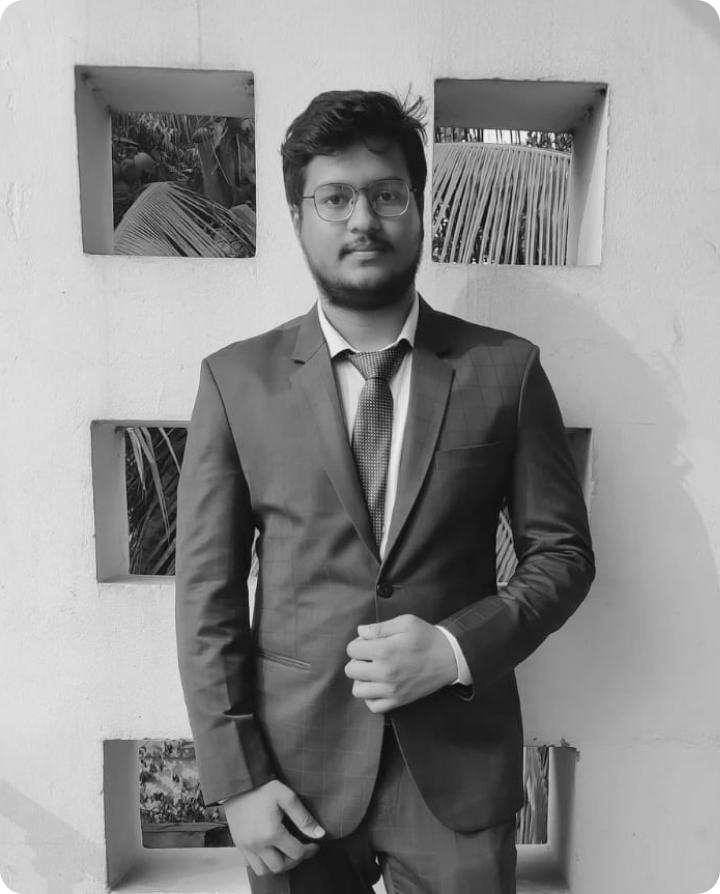 Portrait of Syed Mohammad Easin, UI/UX Designer and Developer.